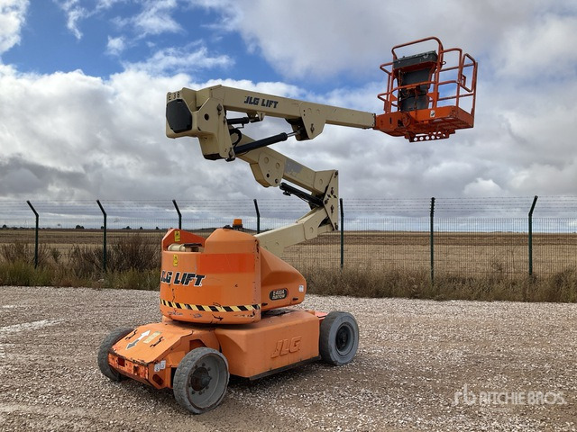 2006 JLG E400AN 2WD Electric Articulating Boom Lift - Коленчатый подъемник: фото 1 2006 JLG E400AN 2WD Electric Articulating Boom Lift - Коленчатый подъемник: фото 1