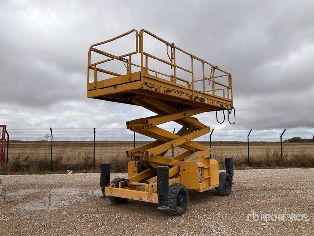 2007 Haulotte H12SXL 4x4 Diesel Scissor Lift - Ножничный подъемник: фото 2 2007 Haulotte H12SXL 4x4 Diesel Scissor Lift - Ножничный подъемник: фото 2