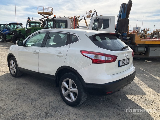 2015 Nissan Qashqai 4WD SUV - Внедорожник: фото 3 2015 Nissan Qashqai 4WD SUV - Внедорожник: фото 3