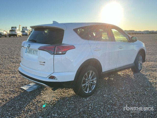 2019 Toyota RAV4 Hybrid SUV - Внедорожник: фото 3 2019 Toyota RAV4 Hybrid SUV - Внедорожник: фото 3