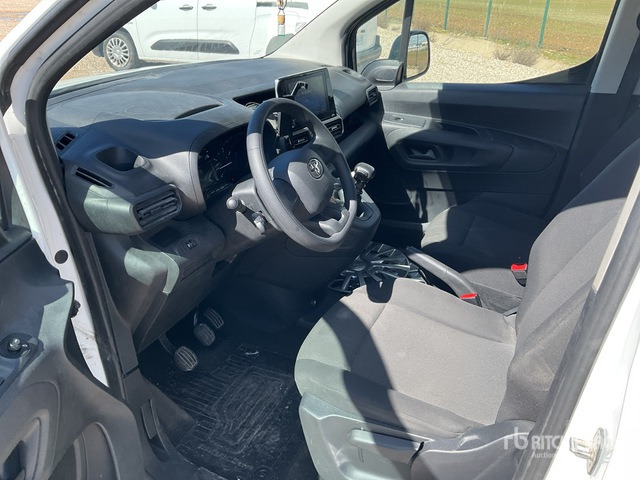 Микроавтобус, Пассажирский фургон 2022 Toyota Proace City Verso 5 Passenger Van: фото 6