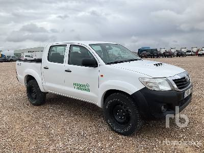 TOYOTA HILUX 4x4 Crew Cab 4x4 - Пикап: фото 4 TOYOTA HILUX 4x4 Crew Cab 4x4 - Пикап: фото 4
