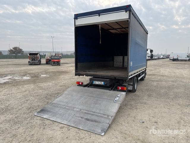 2010 Renault Midlum 215.75 4x2 Curtain Side Truck - Тентованный грузовик: фото 4 2010 Renault Midlum 215.75 4x2 Curtain Side Truck - Тентованный грузовик: фото 4