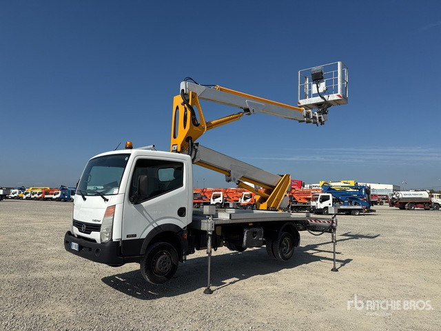 2011 Nissan Cabstar 35 - 11 2011 Multitel Pagliero MX250EX ... Bucket Truck - Грузовик с подъемником: фото 1 2011 Nissan Cabstar 35 - 11 2011 Multitel Pagliero MX250EX ... Bucket Truck - Грузовик с подъемником: фото 1