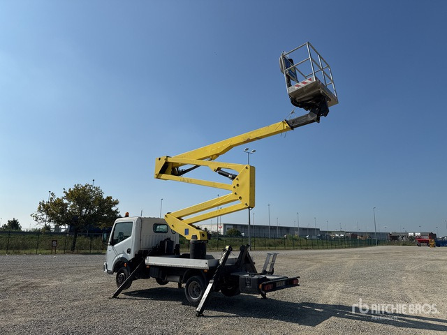 2011 Renault Maxity 110Dxi 2011 Socage DA320 20 m on Bucket Truck - Грузовик с подъемником: фото 4 2011 Renault Maxity 110Dxi 2011 Socage DA320 20 m on Bucket Truck - Грузовик с подъемником: фото 4