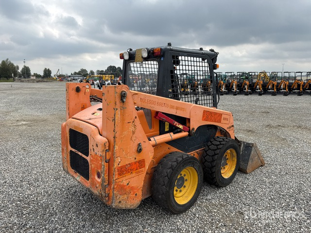 2012 Komatsu SK714-2 High Flow Skid Steer Loader - Мини-погрузчик с бортовым поворотом: фото 3 2012 Komatsu SK714-2 High Flow Skid Steer Loader - Мини-погрузчик с бортовым поворотом: фото 3
