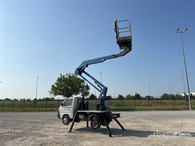 2012 Piaggio Porter 2012 Socage A314 14 m on Bucket Truck - Грузовик с подъемником: фото 4 2012 Piaggio Porter 2012 Socage A314 14 m on Bucket Truck - Грузовик с подъемником: фото 4