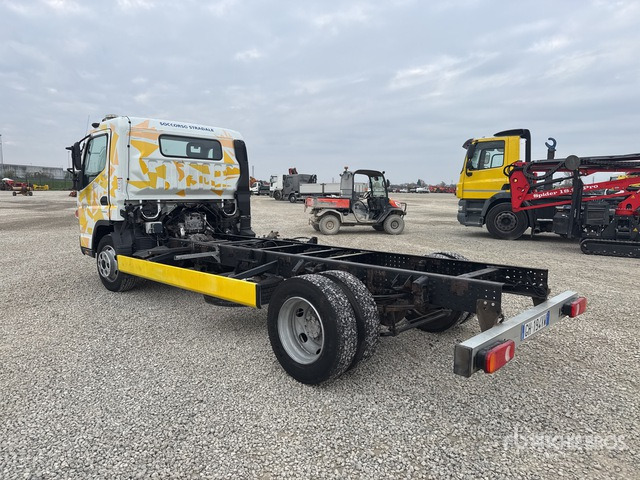 2015 Mitsubishi Fuso Canter 4x2 Cab and Chassis - Грузовик-шасси: фото 2 2015 Mitsubishi Fuso Canter 4x2 Cab and Chassis - Грузовик-шасси: фото 2