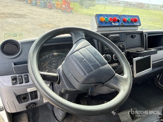 2015 Mitsubishi Fuso Canter 7C15 Van Truck - Мусоровоз: фото 5 2015 Mitsubishi Fuso Canter 7C15 Van Truck - Мусоровоз: фото 5