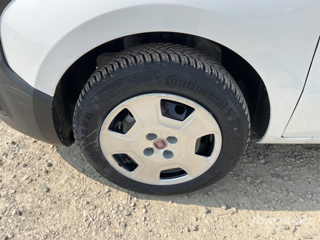 2016 Fiat Fiorino 1.3 MJT SX 16v Van Truck - Легковой фургон: фото 4 2016 Fiat Fiorino 1.3 MJT SX 16v Van Truck - Легковой фургон: фото 4