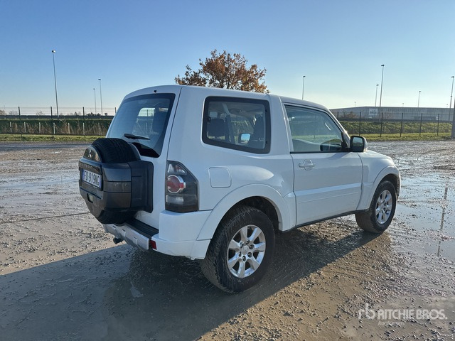 2016 Mitsubishi Pajero 3.2 SWB 4WD SUV - Внедорожник: фото 3 2016 Mitsubishi Pajero 3.2 SWB 4WD SUV - Внедорожник: фото 3