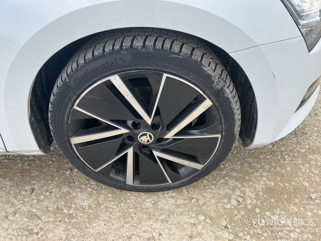 2020 Skoda Superb Wagon 2.0 TDI EVO 150CV EXECUTIVE Automobile - Легковой автомобиль: фото 5 2020 Skoda Superb Wagon 2.0 TDI EVO 150CV EXECUTIVE Automobile - Легковой автомобиль: фото 5