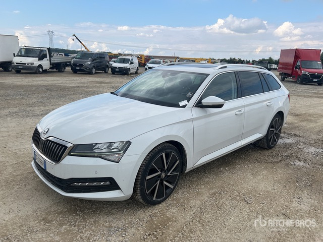 2020 Skoda Superb Wagon 2.0 TDI EVO 150CV EXECUTIVE Automobile - Легковой автомобиль: фото 1 2020 Skoda Superb Wagon 2.0 TDI EVO 150CV EXECUTIVE Automobile - Легковой автомобиль: фото 1