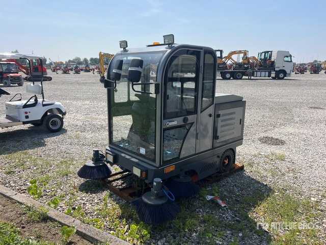 2025 Kaster VOL-2000 (Unused) Broom Tractor - Подметально-уборочная машина: фото 2 2025 Kaster VOL-2000 (Unused) Broom Tractor - Подметально-уборочная машина: фото 2