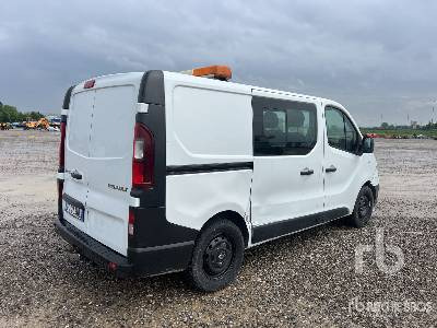 RENAULT TRAFIC 145 - Грузовик с закрытым кузовом: фото 3 RENAULT TRAFIC 145 - Грузовик с закрытым кузовом: фото 3