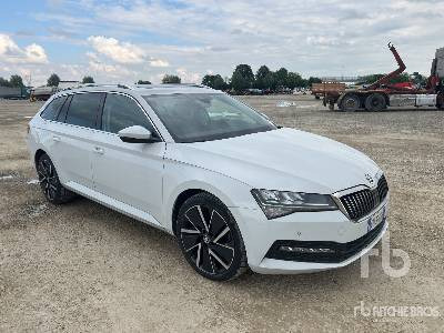 SKODA SUPERB WAGON 2.0 TDI EVO 150CV EXECUTIVE - Легковой автомобиль: фото 4 SKODA SUPERB WAGON 2.0 TDI EVO 150CV EXECUTIVE - Легковой автомобиль: фото 4