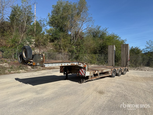 2007 Faymonville Multimax Tri/A Semi-Remorque Porte-Engin ... Lowboy Trailer - Низкорамный полуприцеп: фото 1 2007 Faymonville Multimax Tri/A Semi-Remorque Porte-Engin ... Lowboy Trailer - Низкорамный полуприцеп: фото 1
