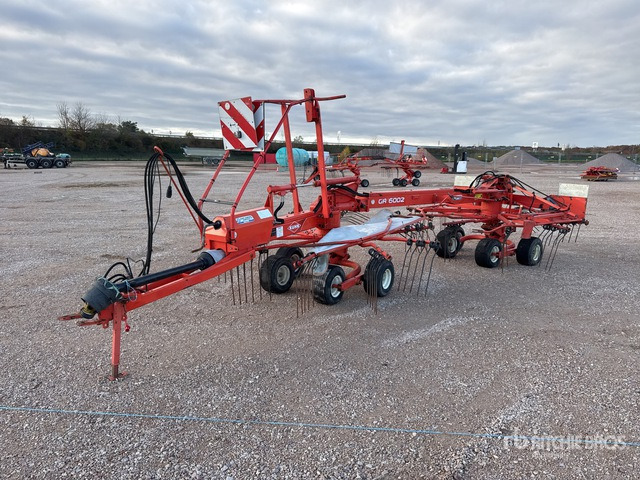 2011 Kuhn GA 6002 6 m Semi-Mount 2 Rotor Andaineur Hay Rake - Сеноворошилка: фото 1 2011 Kuhn GA 6002 6 m Semi-Mount 2 Rotor Andaineur Hay Rake - Сеноворошилка: фото 1