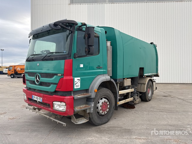 2012 Mercedes-Benz Axor 2012 Brock 7M3 on Balayeuse Sweeper Truck - Подметально-уборочная машина: фото 2 2012 Mercedes-Benz Axor 2012 Brock 7M3 on Balayeuse Sweeper Truck - Подметально-уборочная машина: фото 2