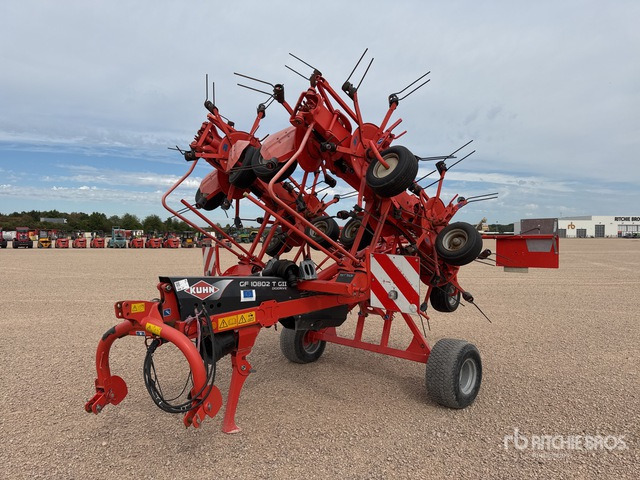 2014 Kuhn GF 10802 T G2 10.8 m 2-Point 10 Rotor Faneuse Hay Tedder - Сеноворошилка: фото 1 2014 Kuhn GF 10802 T G2 10.8 m 2-Point 10 Rotor Faneuse Hay Tedder - Сеноворошилка: фото 1