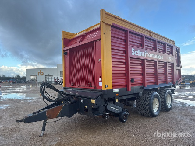 2015 Schuitemaker R580SH T/A Autochargeuse 2 Essieux 38m3 Silage Wagon - Техника для сенозаготовки: фото 1 2015 Schuitemaker R580SH T/A Autochargeuse 2 Essieux 38m3 Silage Wagon - Техника для сенозаготовки: фото 1