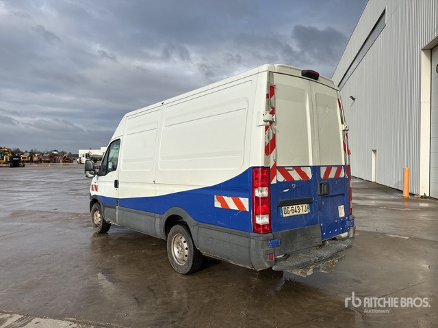 2014 Iveco 35S11 Vehicule Utilitaire Cargo Van - Фургон: фото 2 2014 Iveco 35S11 Vehicule Utilitaire Cargo Van - Фургон: фото 2