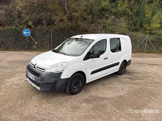 2017 Citroen Berlingo Vehicule Utilitaire Cargo Van - Фургон: фото 1 2017 Citroen Berlingo Vehicule Utilitaire Cargo Van - Фургон: фото 1