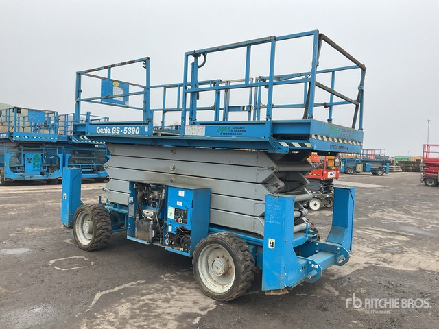 2007 Genie GS-5390 4x4 Diesel Scissor Lift - Ножничный подъемник: фото 5 2007 Genie GS-5390 4x4 Diesel Scissor Lift - Ножничный подъемник: фото 5
