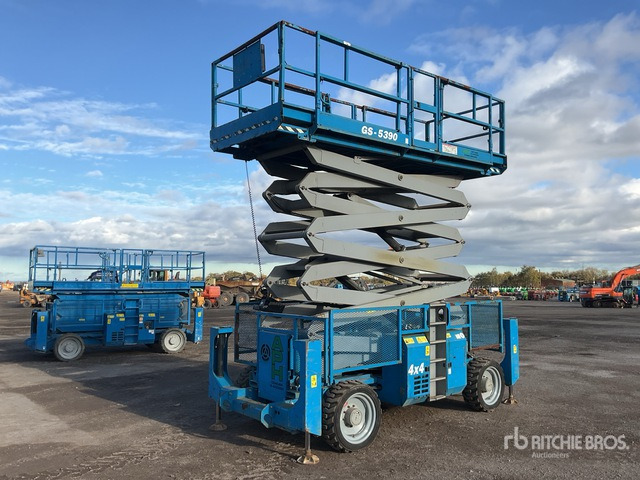 2007 Genie GS-5390 4x4 Diesel Scissor Lift - Ножничный подъемник: фото 2 2007 Genie GS-5390 4x4 Diesel Scissor Lift - Ножничный подъемник: фото 2