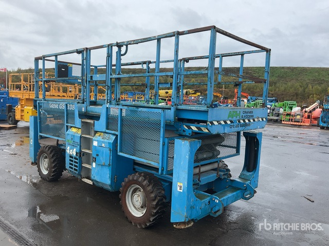 2007 Genie GS3384 4x4 Diesel Scissor Lift - Ножничный подъемник: фото 4 2007 Genie GS3384 4x4 Diesel Scissor Lift - Ножничный подъемник: фото 4