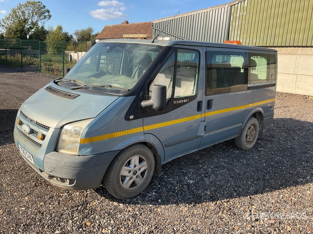 2010 Ford Transit 115 Tourneo T280 SWB Limited (Inoperable) Minivan - Пассажирский фургон: фото 2 2010 Ford Transit 115 Tourneo T280 SWB Limited (Inoperable) Minivan - Пассажирский фургон: фото 2