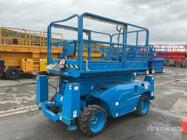 2014 Haulotte Compact 12DX 4x4 Diesel Scissor Lift - Ножничный подъемник: фото 4 2014 Haulotte Compact 12DX 4x4 Diesel Scissor Lift - Ножничный подъемник: фото 4