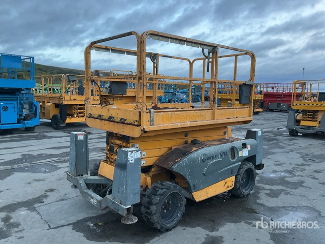 2014 Haulotte Compact 12DX 4x4 Diesel Scissor Lift - Ножничный подъемник: фото 3 2014 Haulotte Compact 12DX 4x4 Diesel Scissor Lift - Ножничный подъемник: фото 3