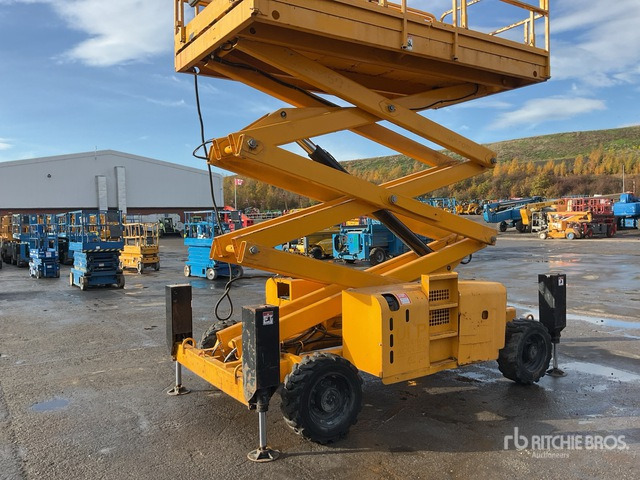 2014 Haulotte H12SDX 4x4 Diesel Scissor Lift - Ножничный подъемник: фото 5 2014 Haulotte H12SDX 4x4 Diesel Scissor Lift - Ножничный подъемник: фото 5