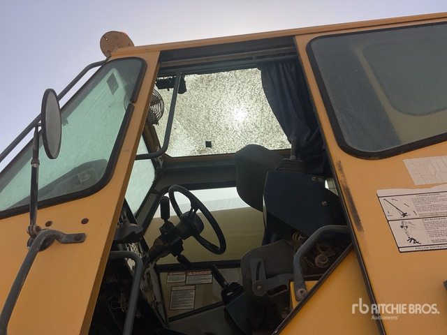 2007 Grove RT700E 55 ton 4x4x4 (Inoperable) Rough Terrain Crane - Короткобазный кран: фото 4 2007 Grove RT700E 55 ton 4x4x4 (Inoperable) Rough Terrain Crane - Короткобазный кран: фото 4