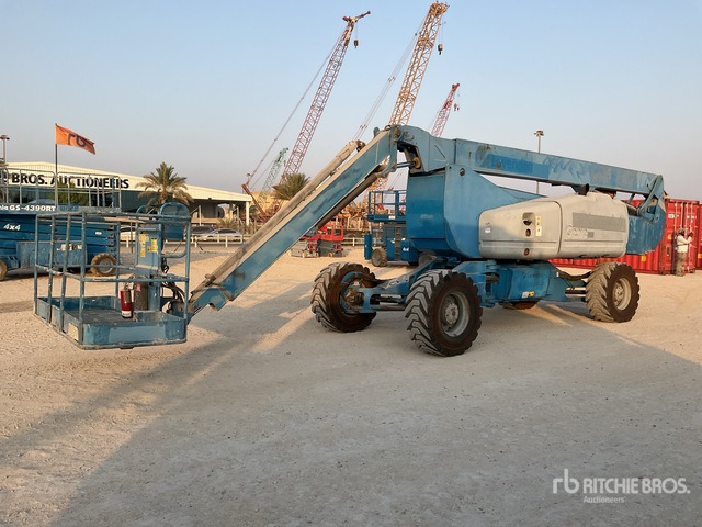 2008 Genie Z-135 4WD Diesel Articulating Boom Lift - Коленчатый подъемник: фото 1 2008 Genie Z-135 4WD Diesel Articulating Boom Lift - Коленчатый подъемник: фото 1