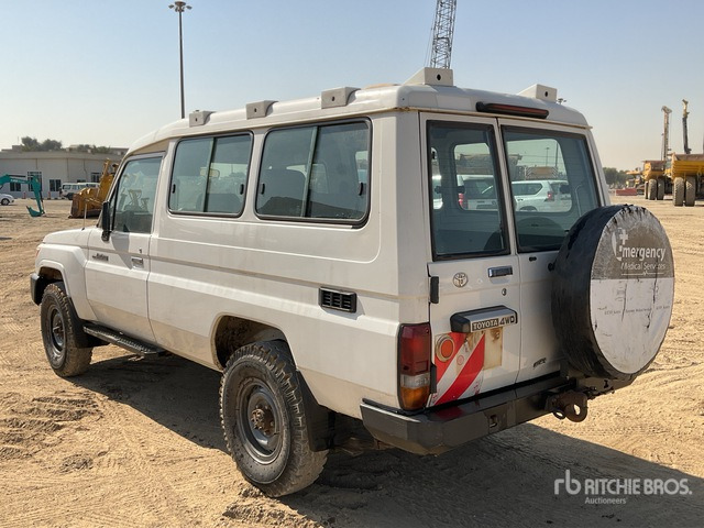 2016 Toyota Land Cruiser 78R 4x4 SUV - Внедорожник: фото 3 2016 Toyota Land Cruiser 78R 4x4 SUV - Внедорожник: фото 3