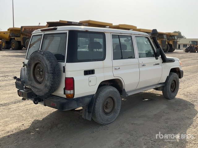 2018 Toyota Land Cruiser 76L 4x4 SUV - Внедорожник: фото 4 2018 Toyota Land Cruiser 76L 4x4 SUV - Внедорожник: фото 4