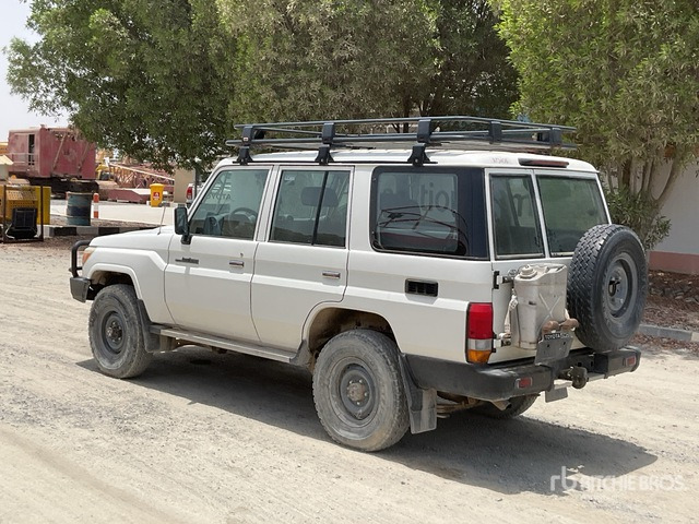 2018 Toyota Land Cruiser 76L 4x4 SUV - Внедорожник: фото 4 2018 Toyota Land Cruiser 76L 4x4 SUV - Внедорожник: фото 4