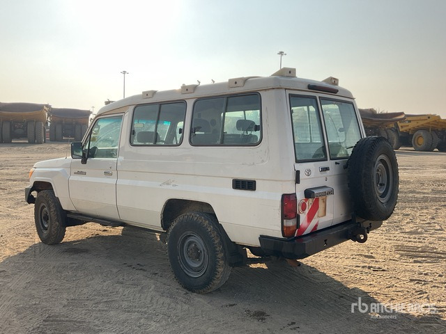 2018 Toyota Land Cruiser 78R 4x4 SUV - Внедорожник: фото 3 2018 Toyota Land Cruiser 78R 4x4 SUV - Внедорожник: фото 3