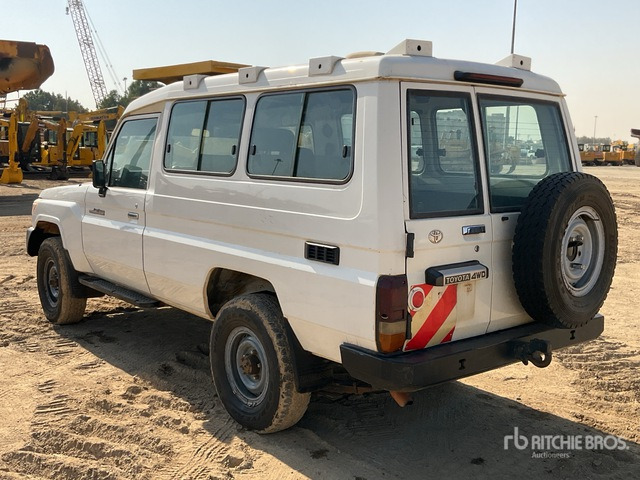 2018 Toyota Land Cruiser 78R 4x4 SUV - Внедорожник: фото 3 2018 Toyota Land Cruiser 78R 4x4 SUV - Внедорожник: фото 3