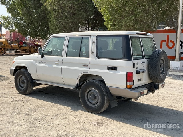 2018 Toyota Land Cruiser LX 76L 4x4 SUV - Внедорожник: фото 4 2018 Toyota Land Cruiser LX 76L 4x4 SUV - Внедорожник: фото 4