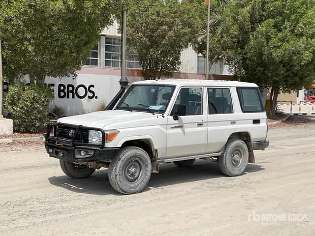 2019 Toyota Land Cruiser 76L 4x4 SUV - Внедорожник: фото 1 2019 Toyota Land Cruiser 76L 4x4 SUV - Внедорожник: фото 1