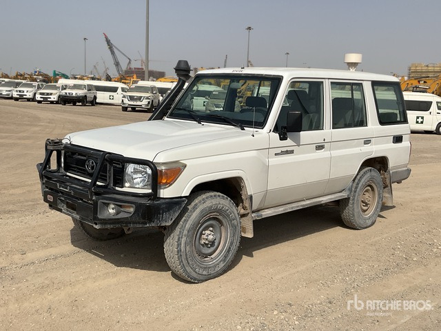 2019 Toyota Land Cruiser 76L 4x4 SUV - Внедорожник: фото 1 2019 Toyota Land Cruiser 76L 4x4 SUV - Внедорожник: фото 1