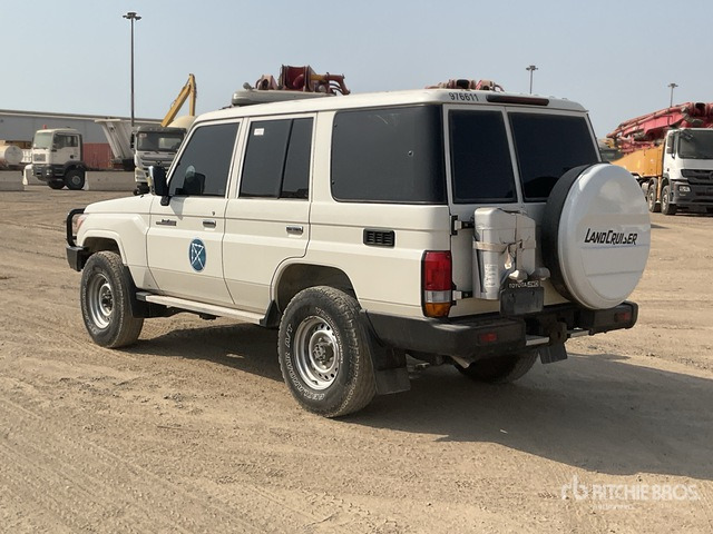 2021 Toyota Land Cruiser 76L 4x4 SUV - Внедорожник: фото 4 2021 Toyota Land Cruiser 76L 4x4 SUV - Внедорожник: фото 4