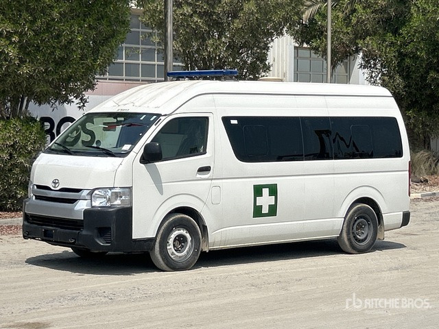 2022 Toyota Hiace High Roof 4x2 Ambulance - Машина скорой помощи: фото 2 2022 Toyota Hiace High Roof 4x2 Ambulance - Машина скорой помощи: фото 2