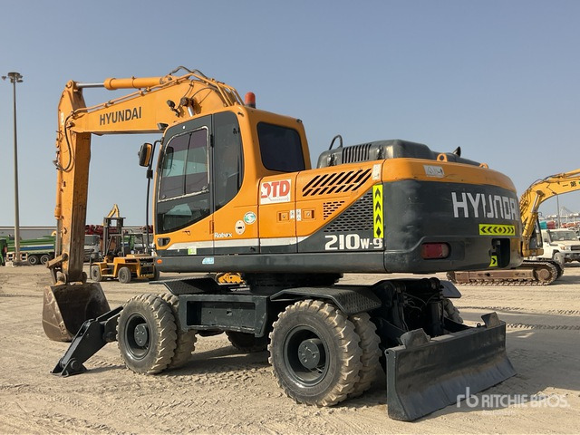 Hyundai Robex 210W-9S - Колёсный экскаватор: фото 4 Hyundai Robex 210W-9S - Колёсный экскаватор: фото 4