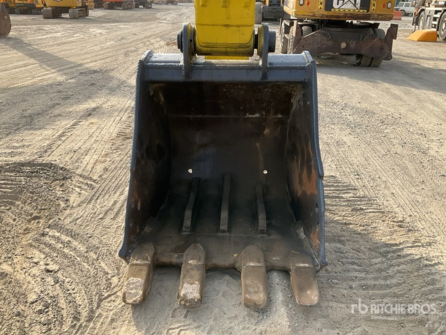 Гусеничный экскаватор New Holland Kobelco E385B: фото 6