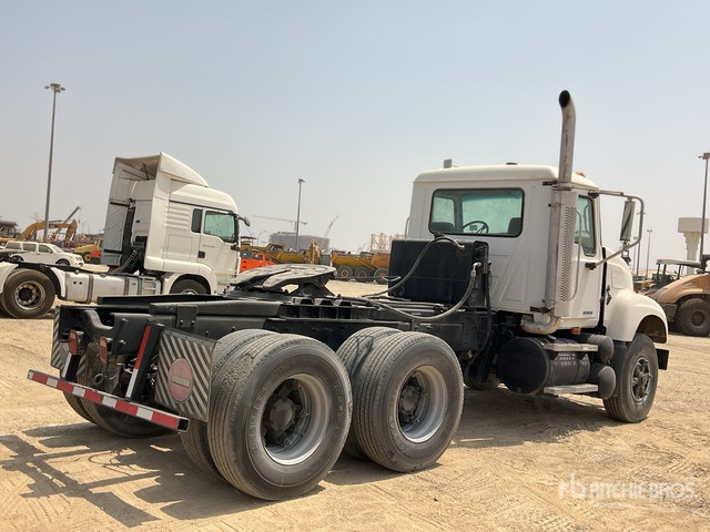 2005 Mack Granite CV713 6x4 T/A Day Cab Truck Tractor - Тягач: фото 3 2005 Mack Granite CV713 6x4 T/A Day Cab Truck Tractor - Тягач: фото 3