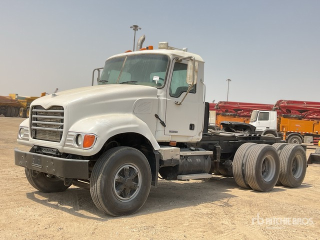 2005 Mack Granite CV713 6x4 T/A Day Cab Truck Tractor - Тягач: фото 1 2005 Mack Granite CV713 6x4 T/A Day Cab Truck Tractor - Тягач: фото 1